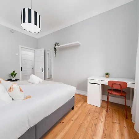 بيت ضيافة Entrecampos 3 L Comfort Stay, Fast Wifi, Steps To Metro, Near Campo Grande Park Lisboa