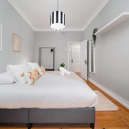 Entrecampos 3 L Comfort Stay, Fast Wifi, Steps To Metro, Near Campo Grande Park بيت ضيافة *
