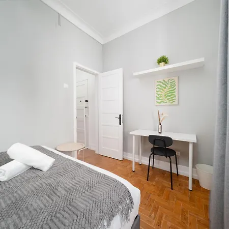 Entrecampos 3 L Comfort Stay, Fast Wifi, Steps To Metro, Near Campo Grande Park بيت ضيافة *